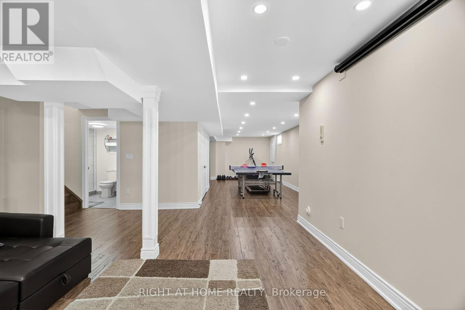 268 CARRIER CRESCENT Image 44