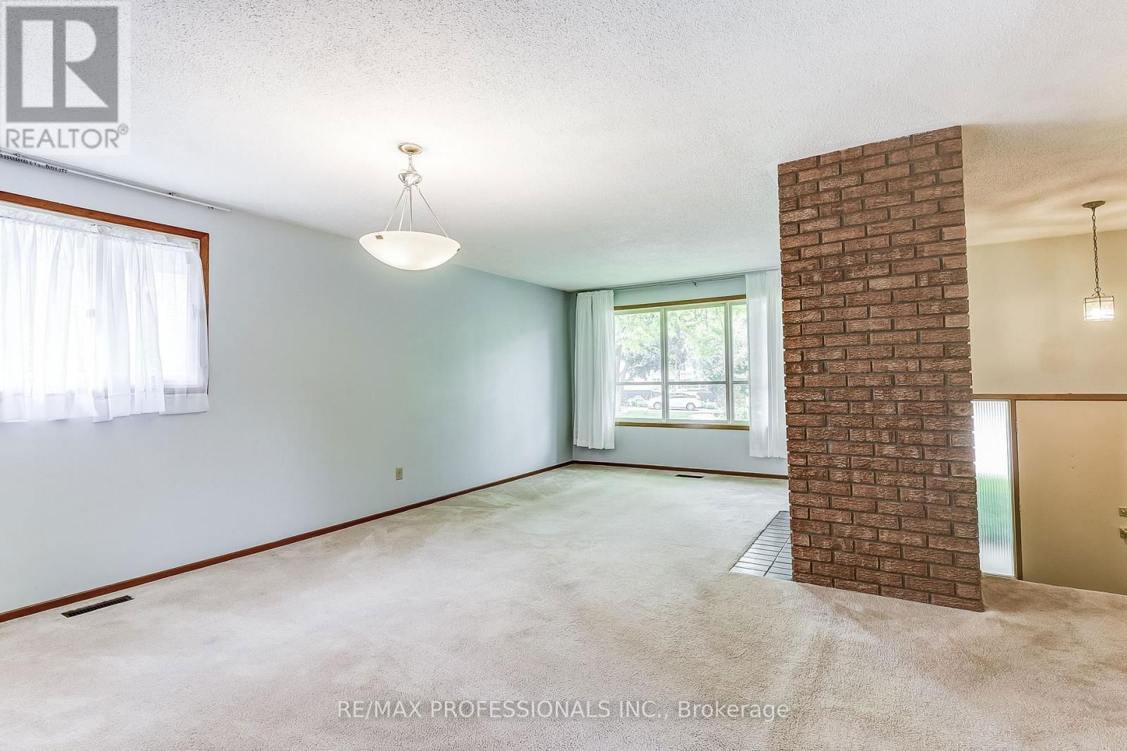 11 SHADBOLT COURT Image 10