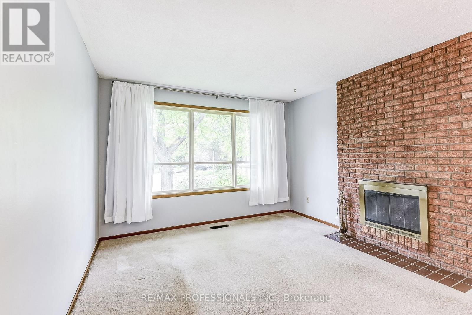 11 SHADBOLT COURT Image 12