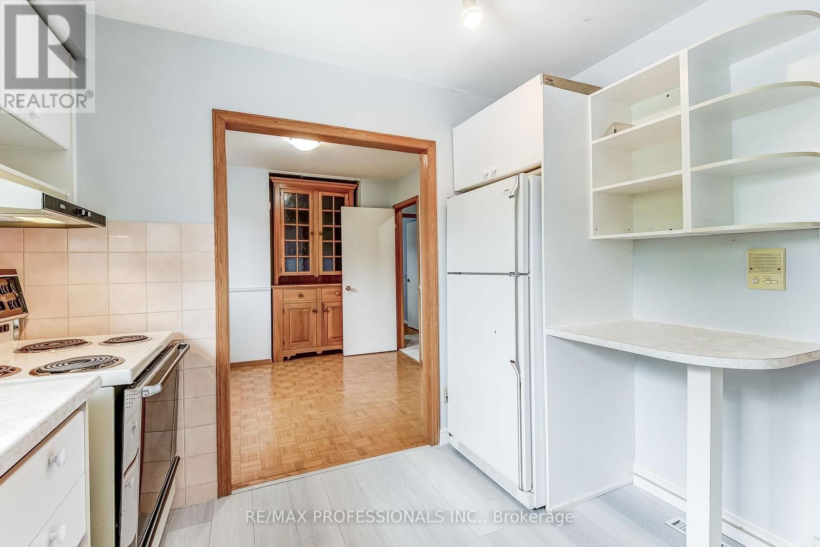 11 SHADBOLT COURT Image 17