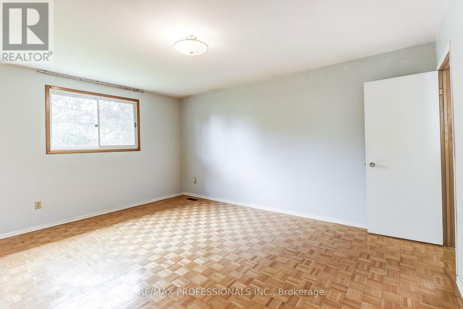 11 SHADBOLT COURT Image 22