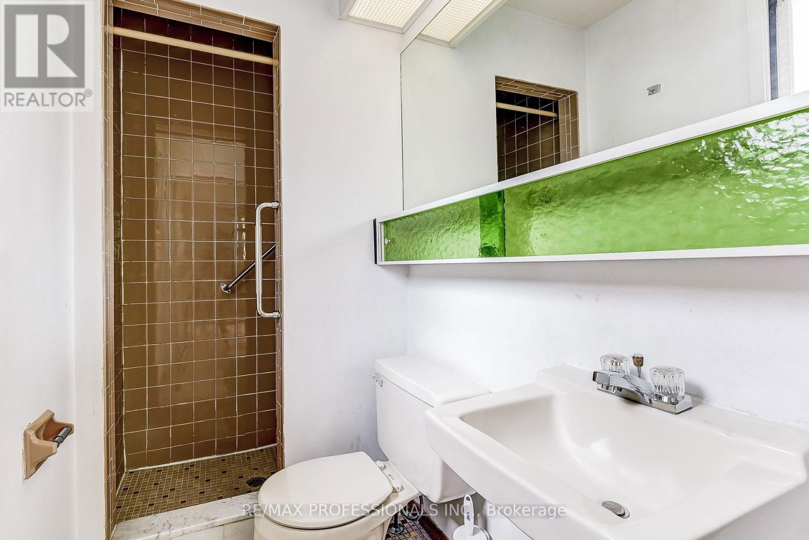 11 SHADBOLT COURT Image 24