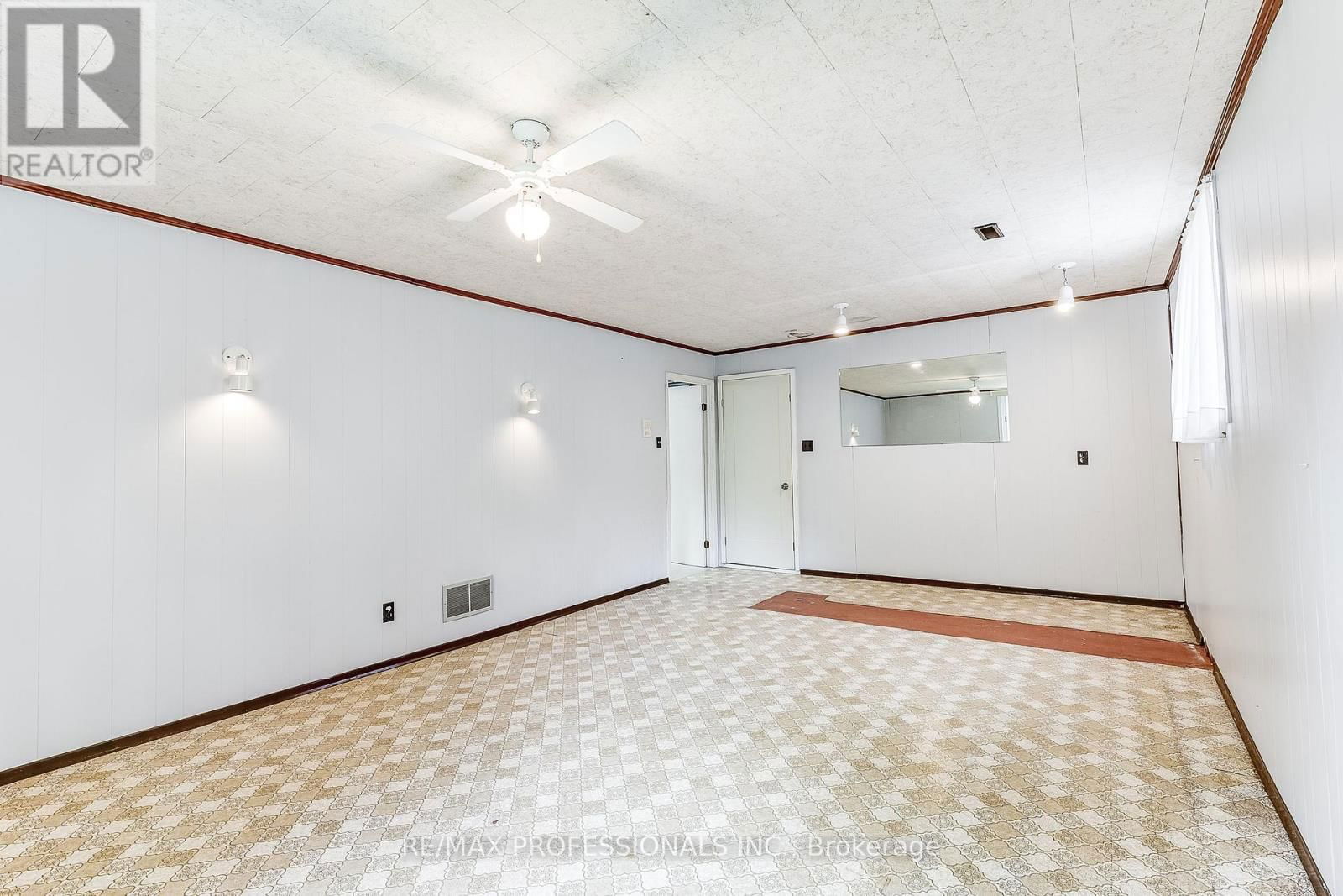 11 SHADBOLT COURT Image 32