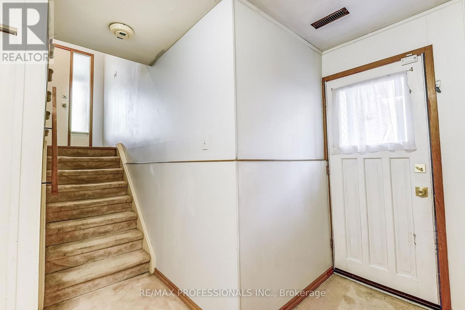 11 SHADBOLT COURT Image 36