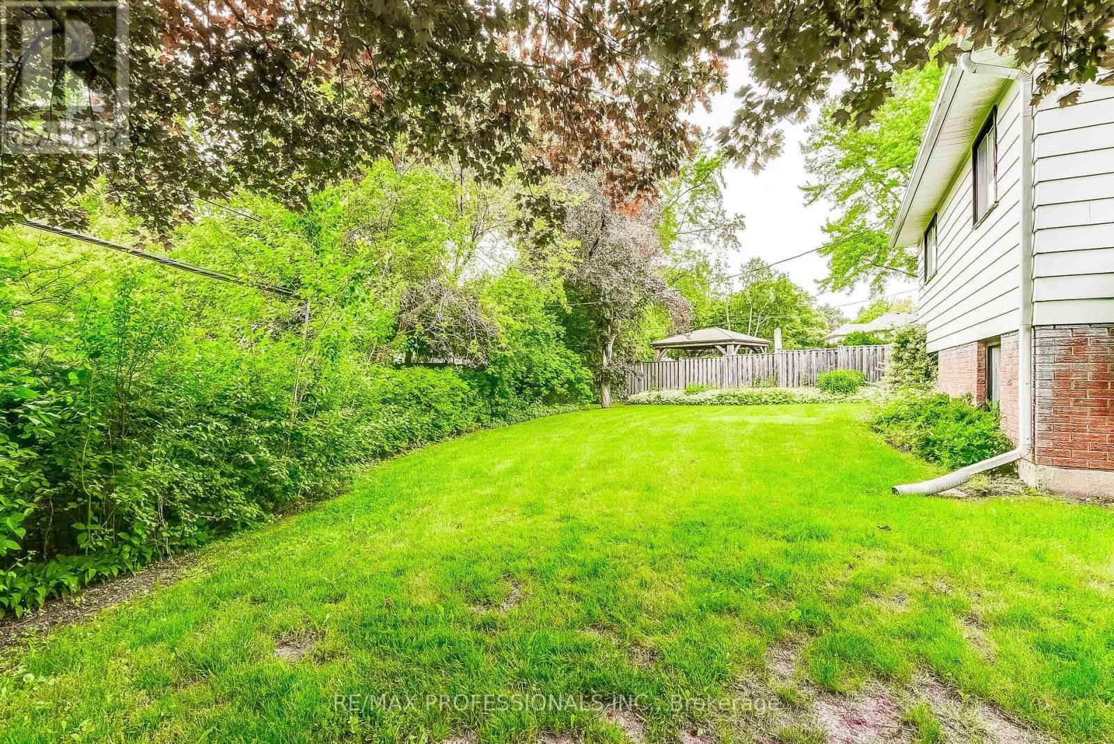 11 SHADBOLT COURT Image 40