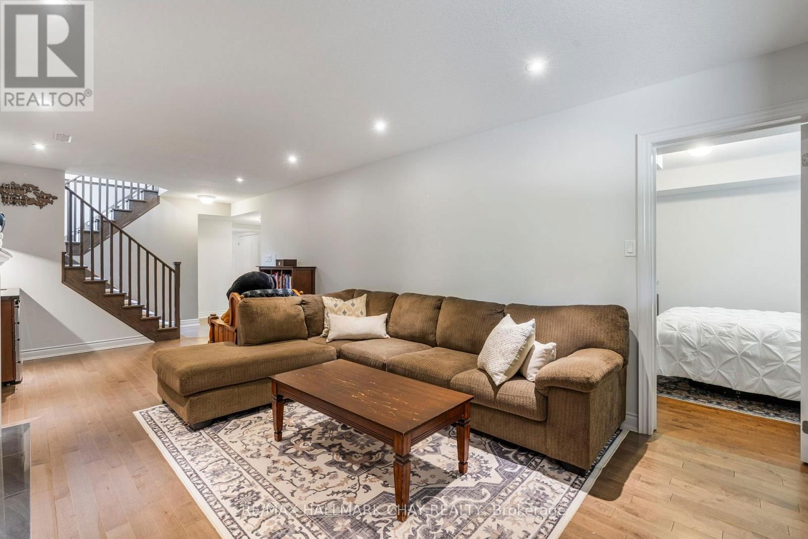 17 HILLCREST DRIVE Image 22