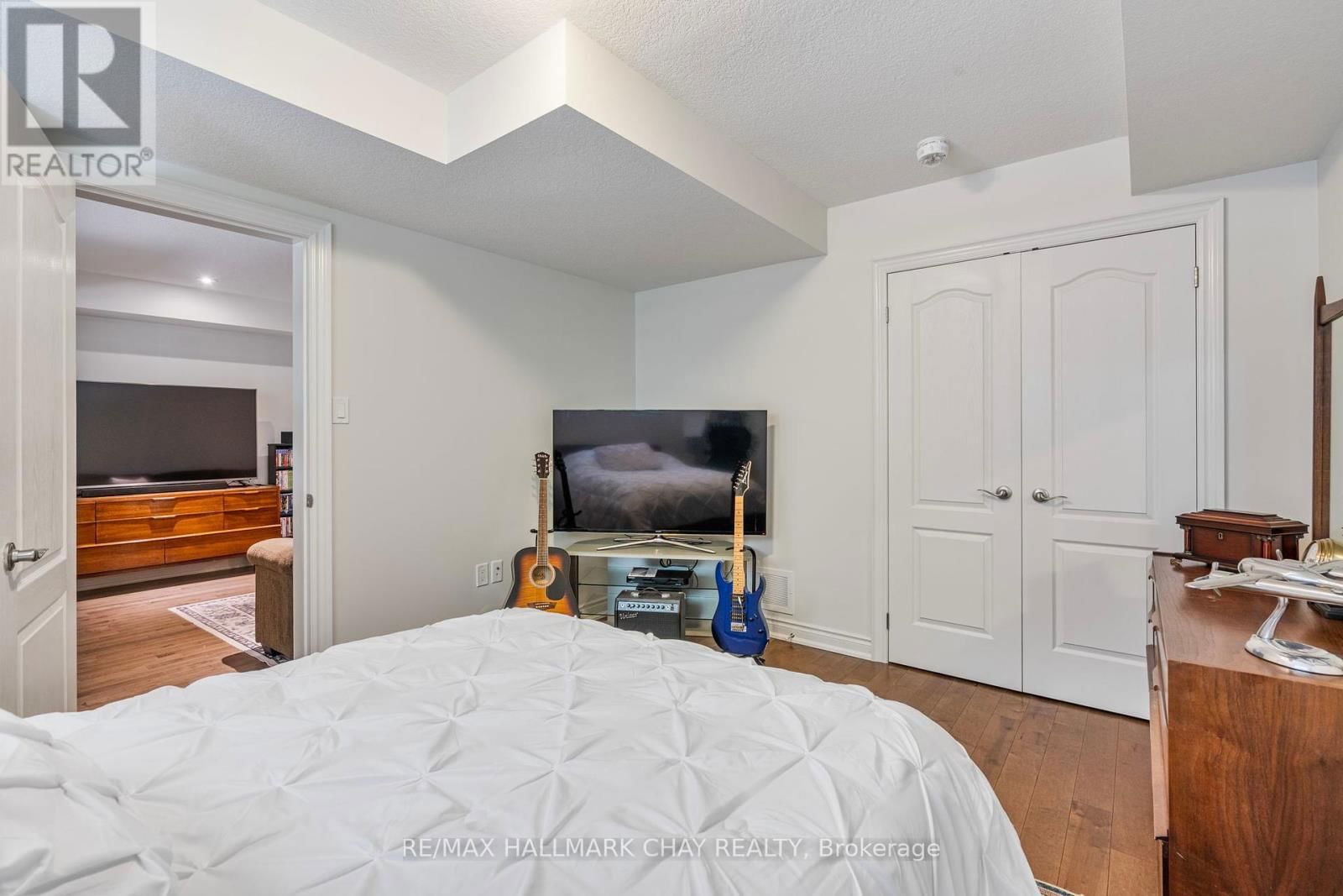 17 HILLCREST DRIVE Image 24