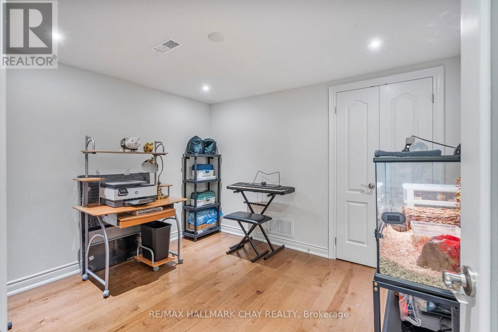 17 HILLCREST DRIVE Image 25