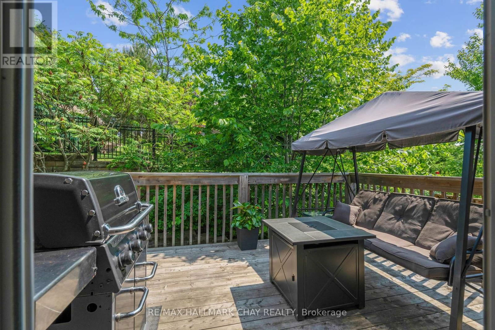 17 HILLCREST DRIVE Image 34