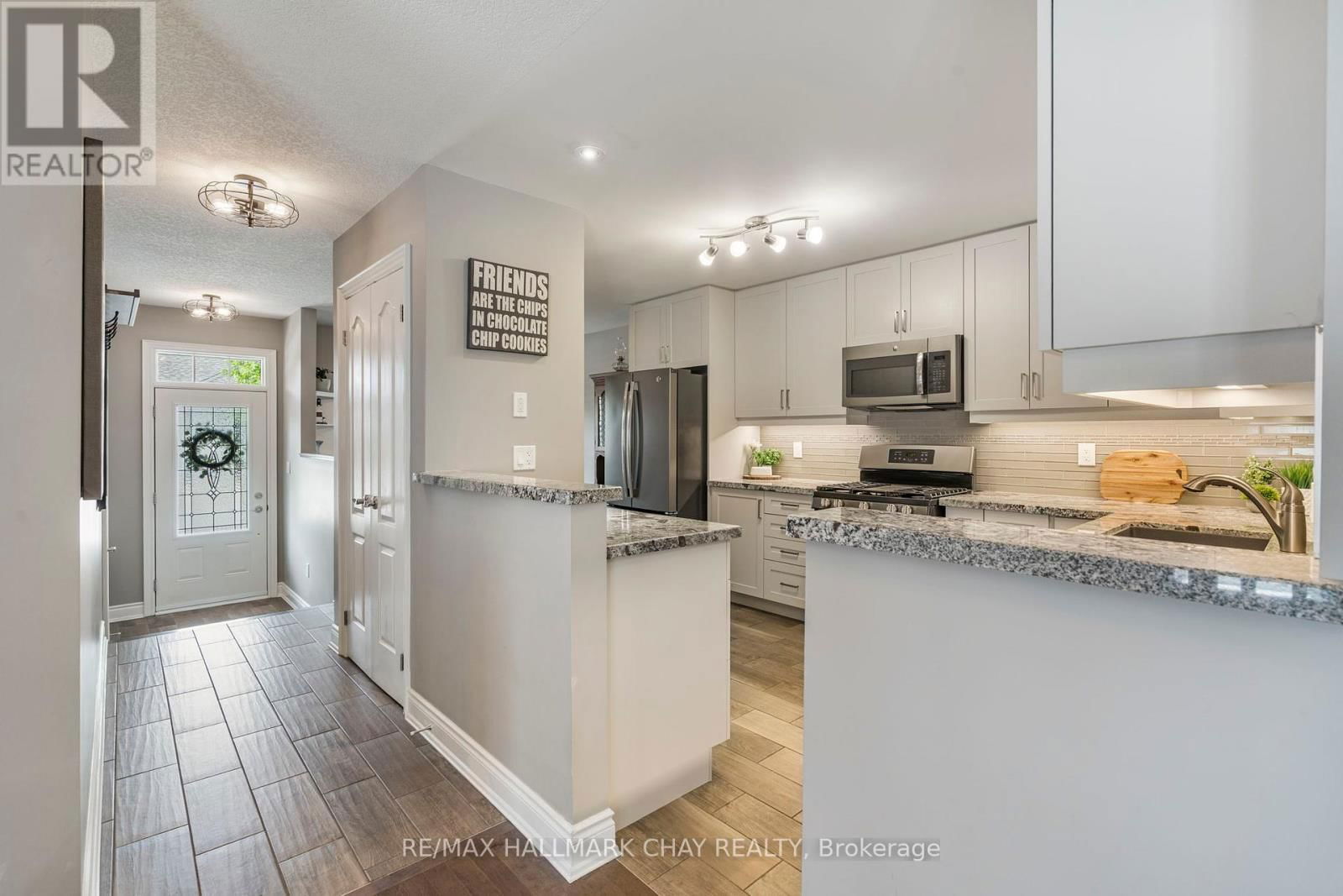 17 HILLCREST DRIVE Image 8