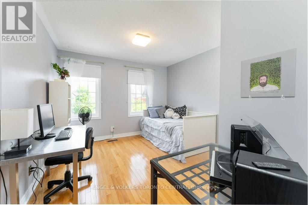 22 DONALD SIM AVENUE Image 16