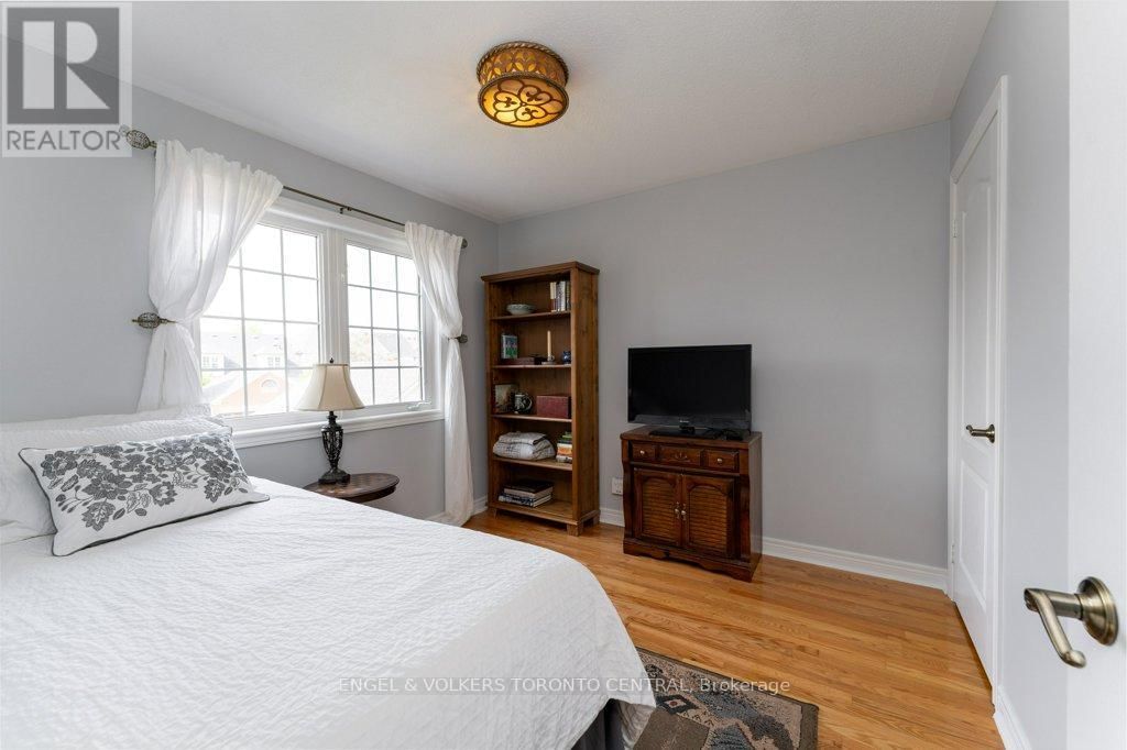 22 DONALD SIM AVENUE Image 18