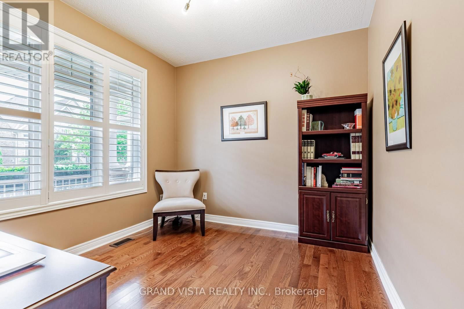 31 ROUTLEDGE DRIVE Image 11
