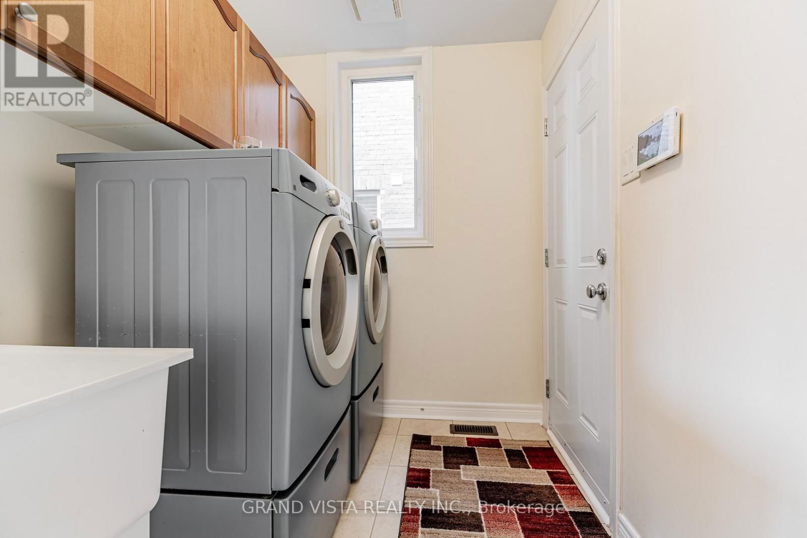 31 ROUTLEDGE DRIVE Image 13