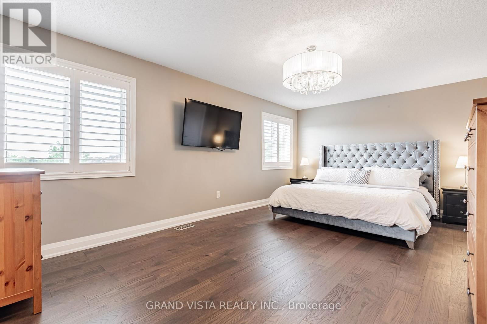 31 ROUTLEDGE DRIVE Image 15