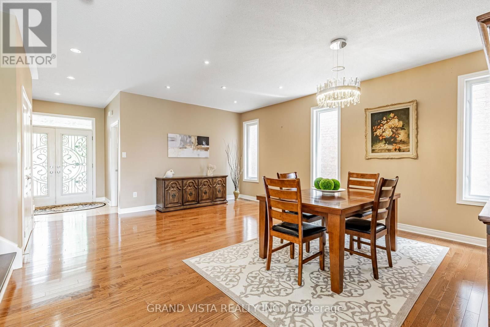 31 ROUTLEDGE DRIVE Image 4
