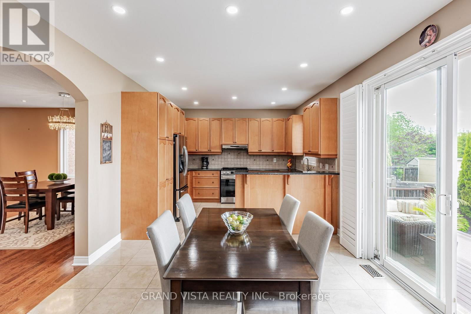 31 ROUTLEDGE DRIVE Image 6