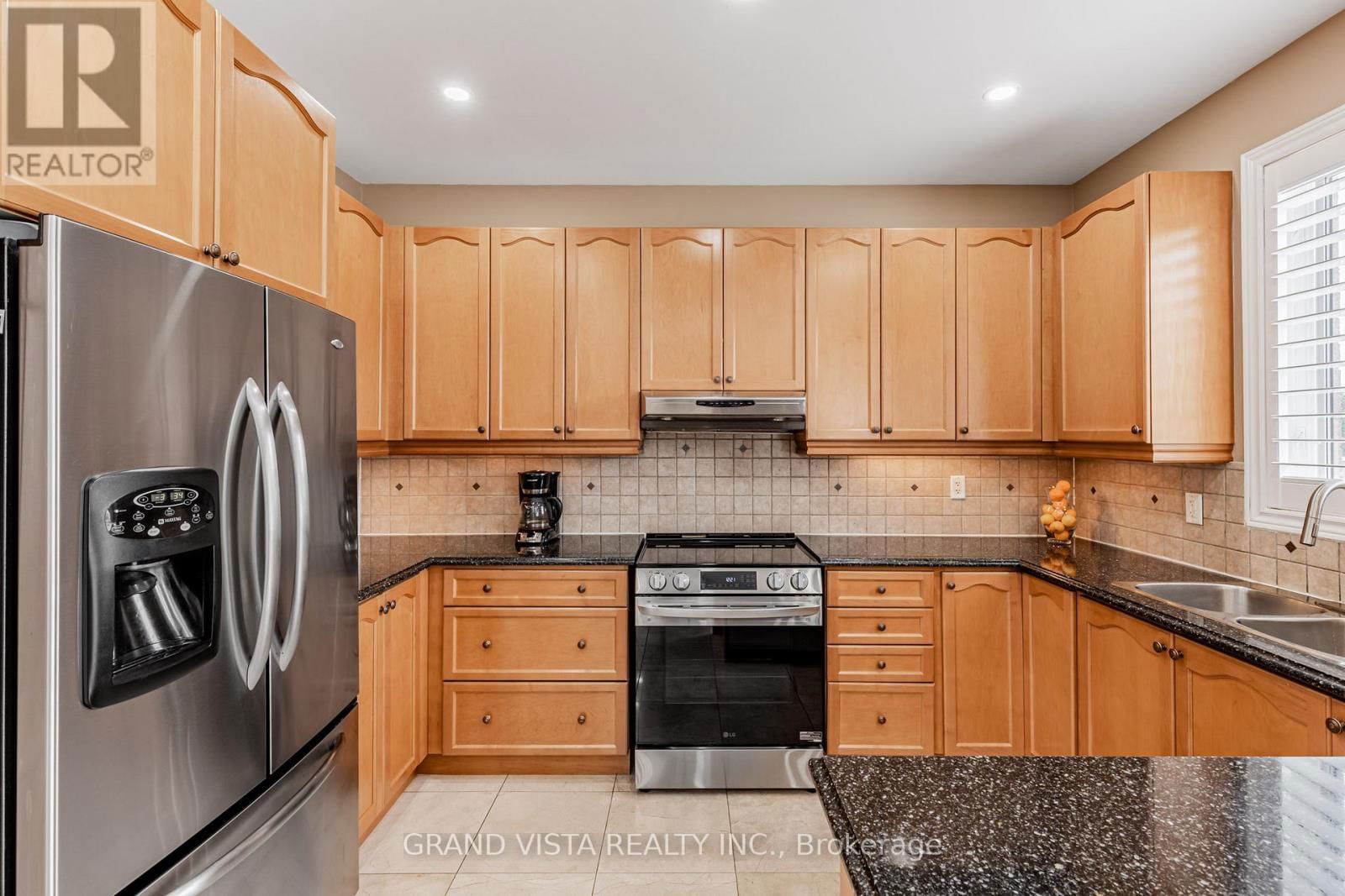 31 ROUTLEDGE DRIVE Image 7