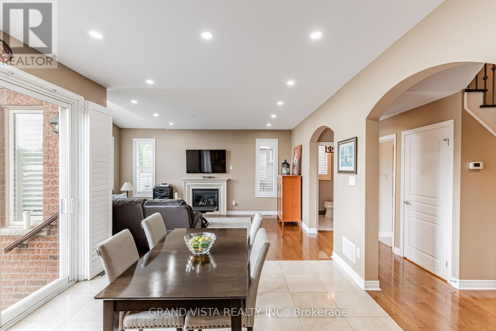 31 ROUTLEDGE DRIVE Image 9