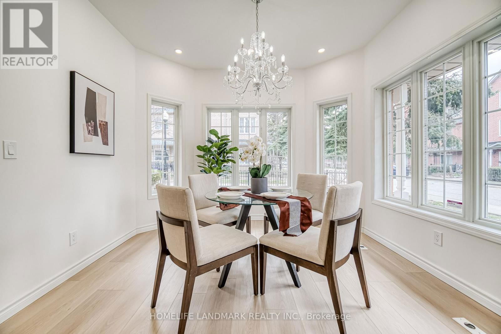 15 - 12 ST MORITZ WAY Image 12
