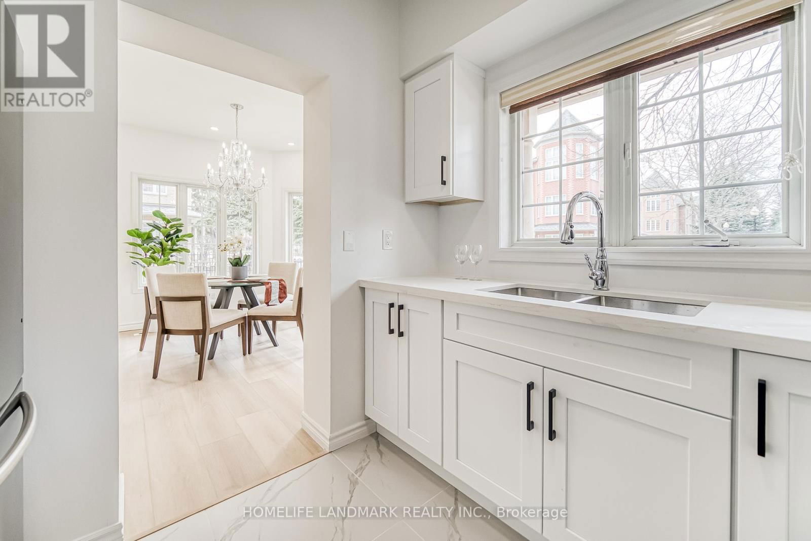 15 - 12 ST MORITZ WAY Image 17