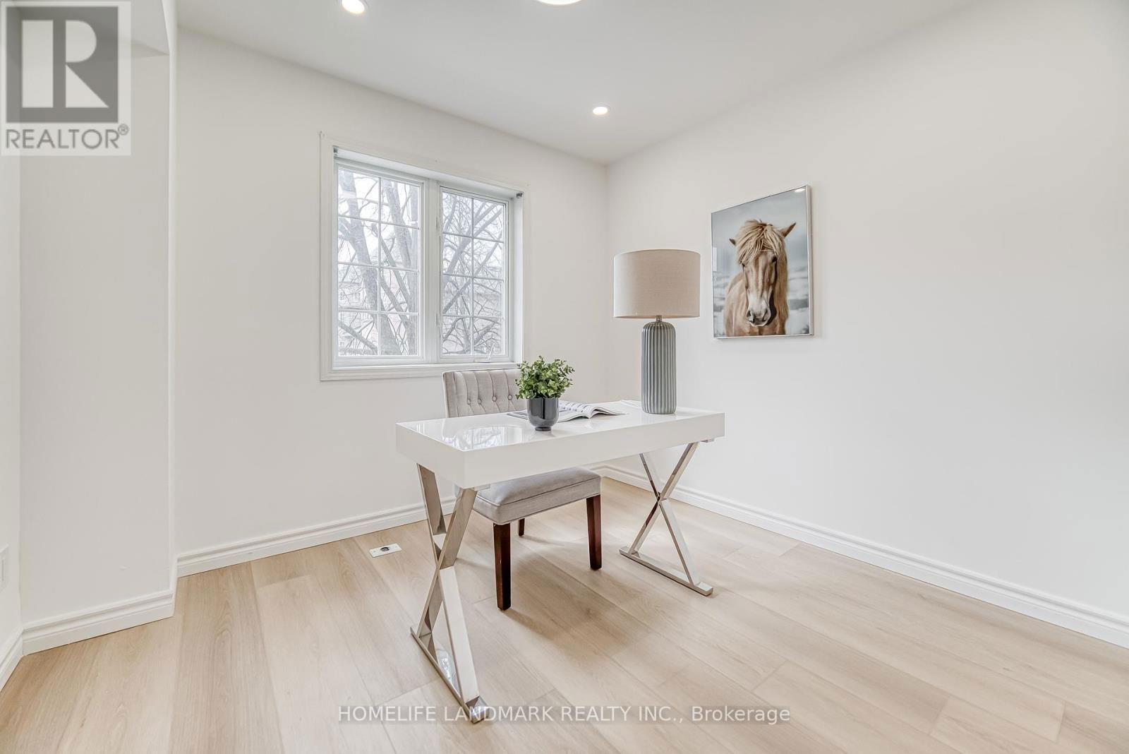 15 - 12 ST MORITZ WAY Image 18