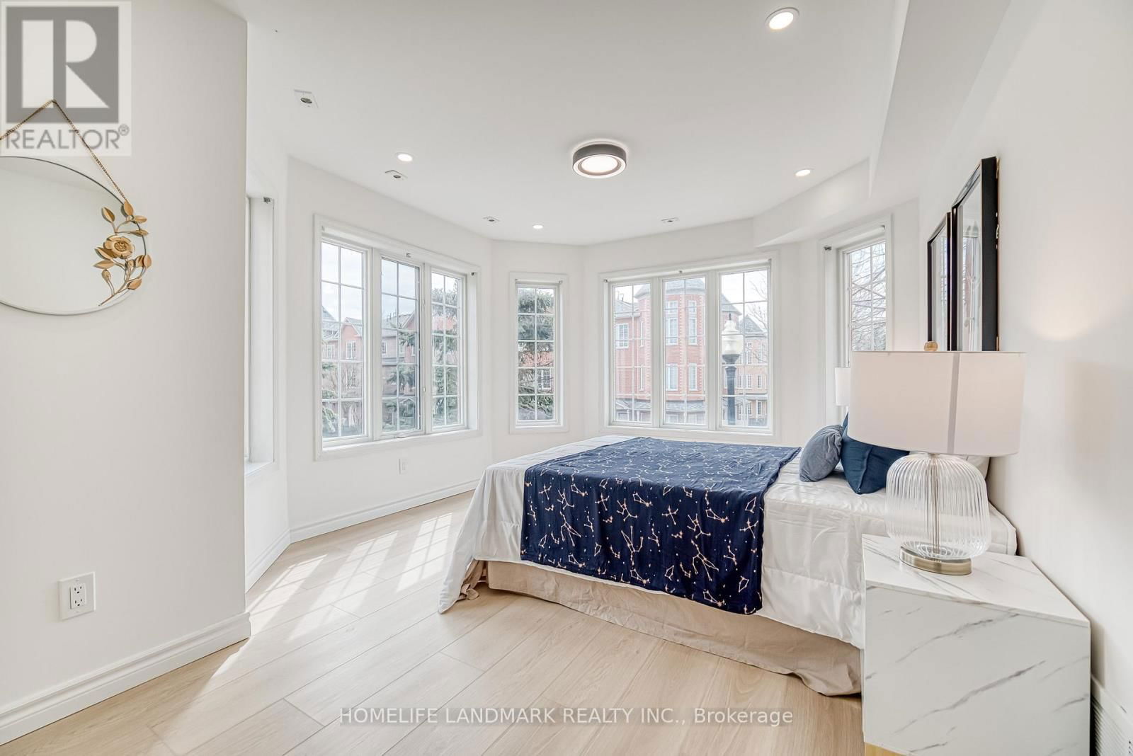 15 - 12 ST MORITZ WAY Image 19