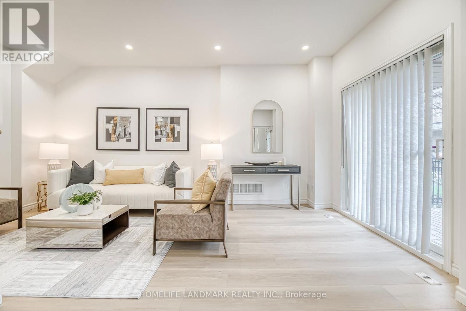 15 - 12 ST MORITZ WAY Image 2