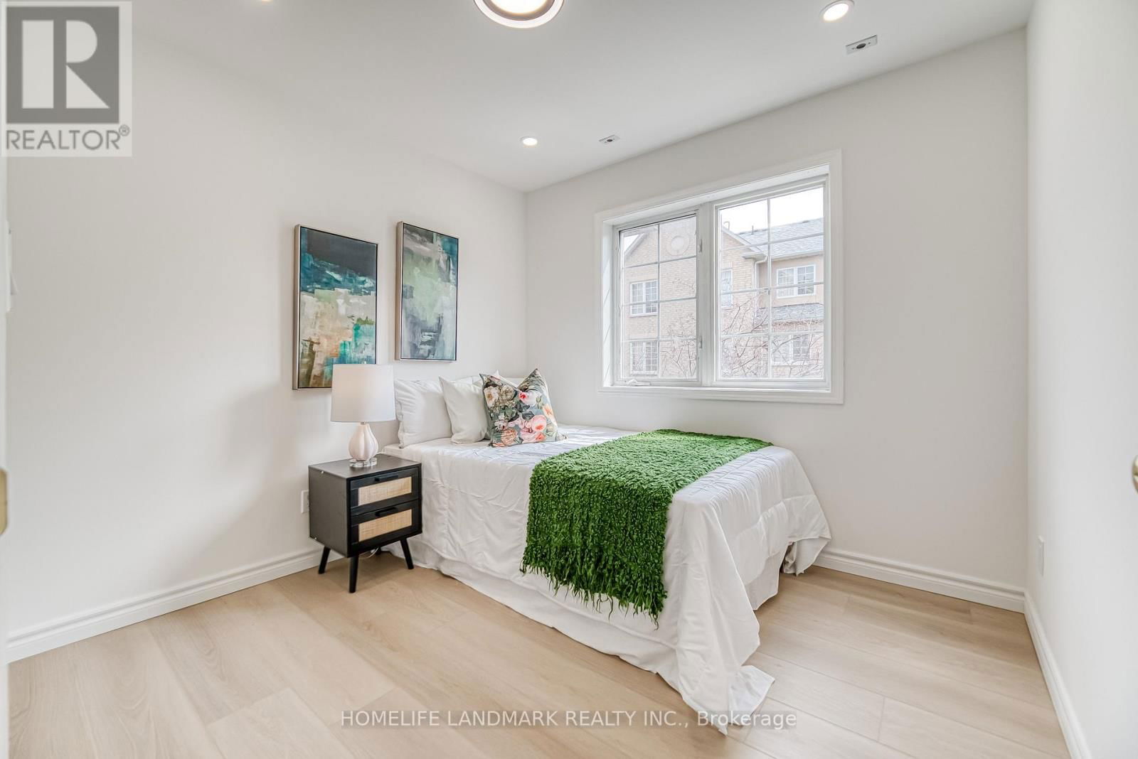 15 - 12 ST MORITZ WAY Image 22