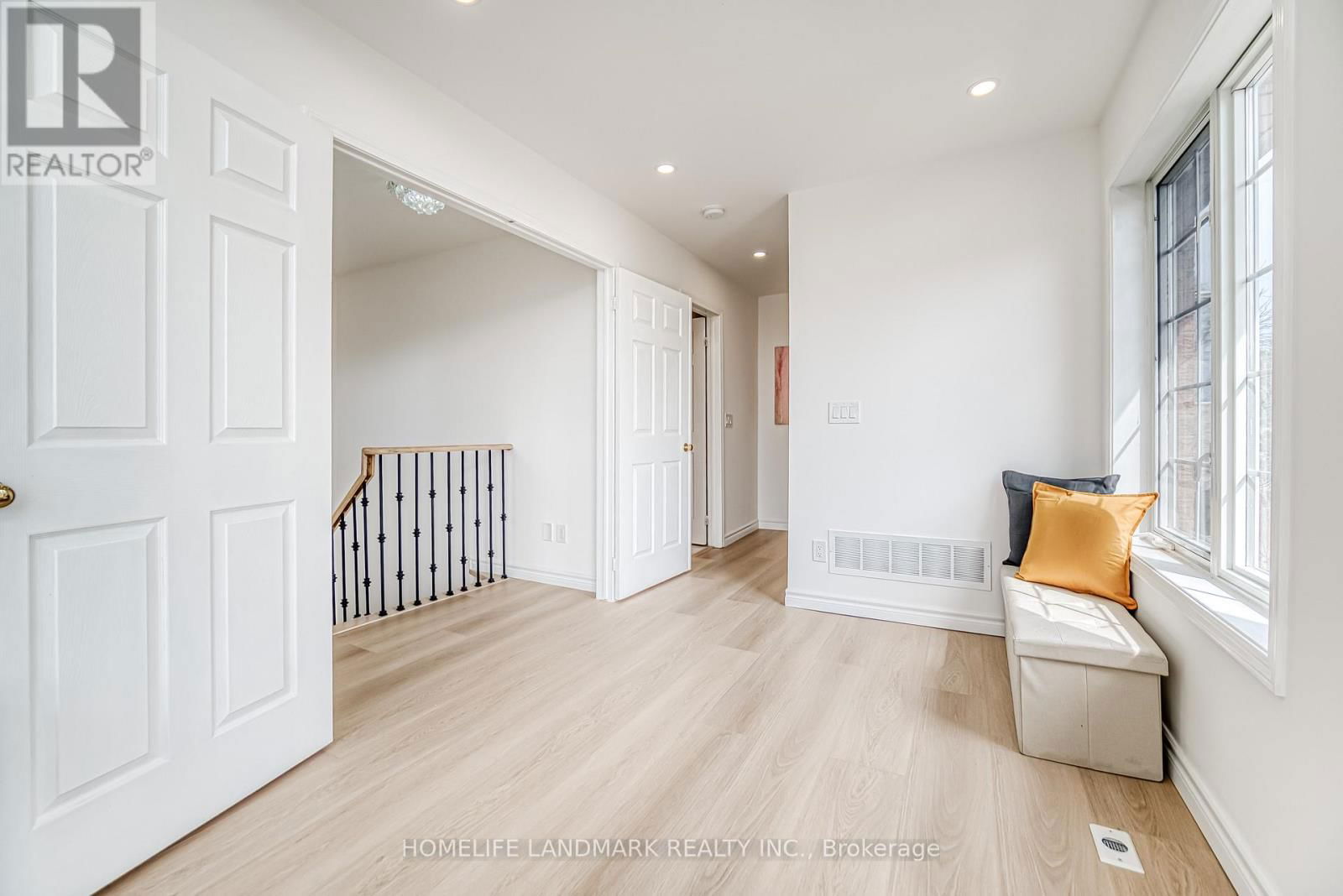 15 - 12 ST MORITZ WAY Image 26