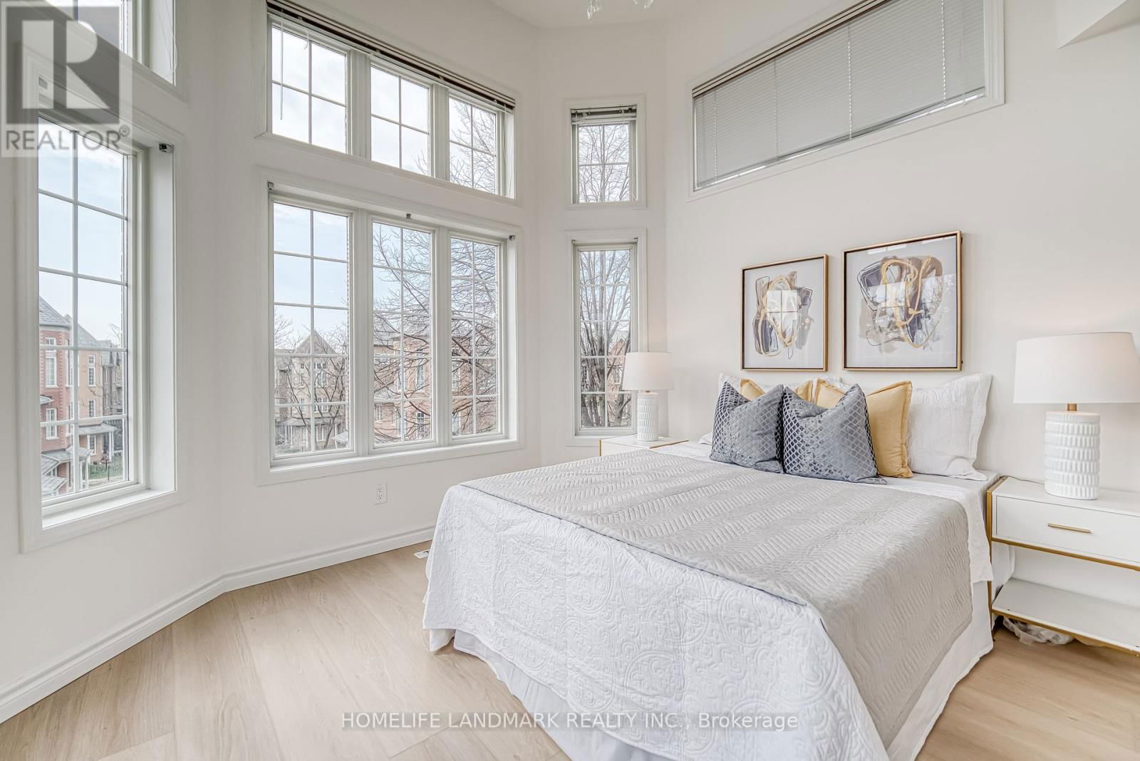 15 - 12 ST MORITZ WAY Image 29