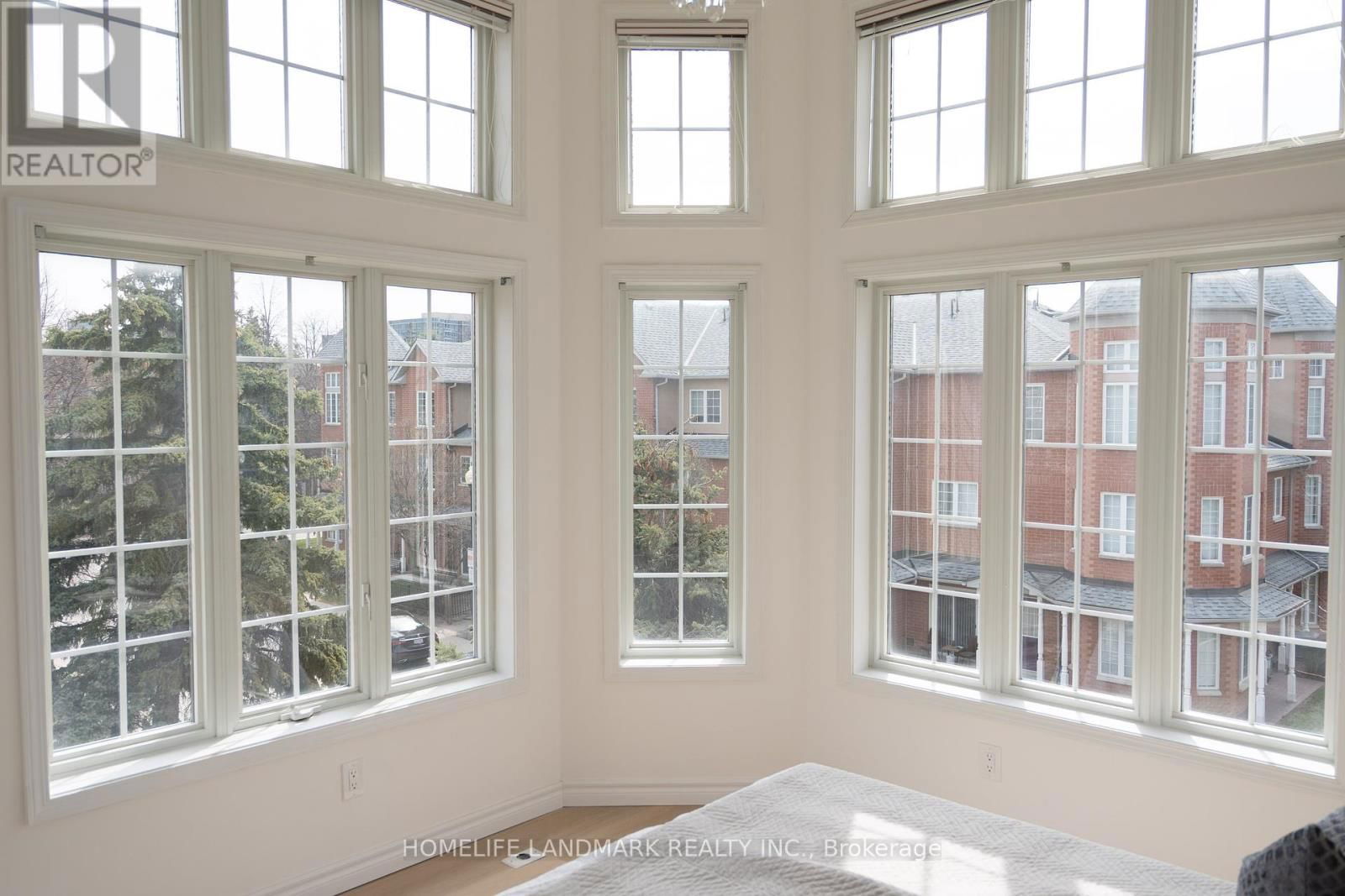 15 - 12 ST MORITZ WAY Image 31
