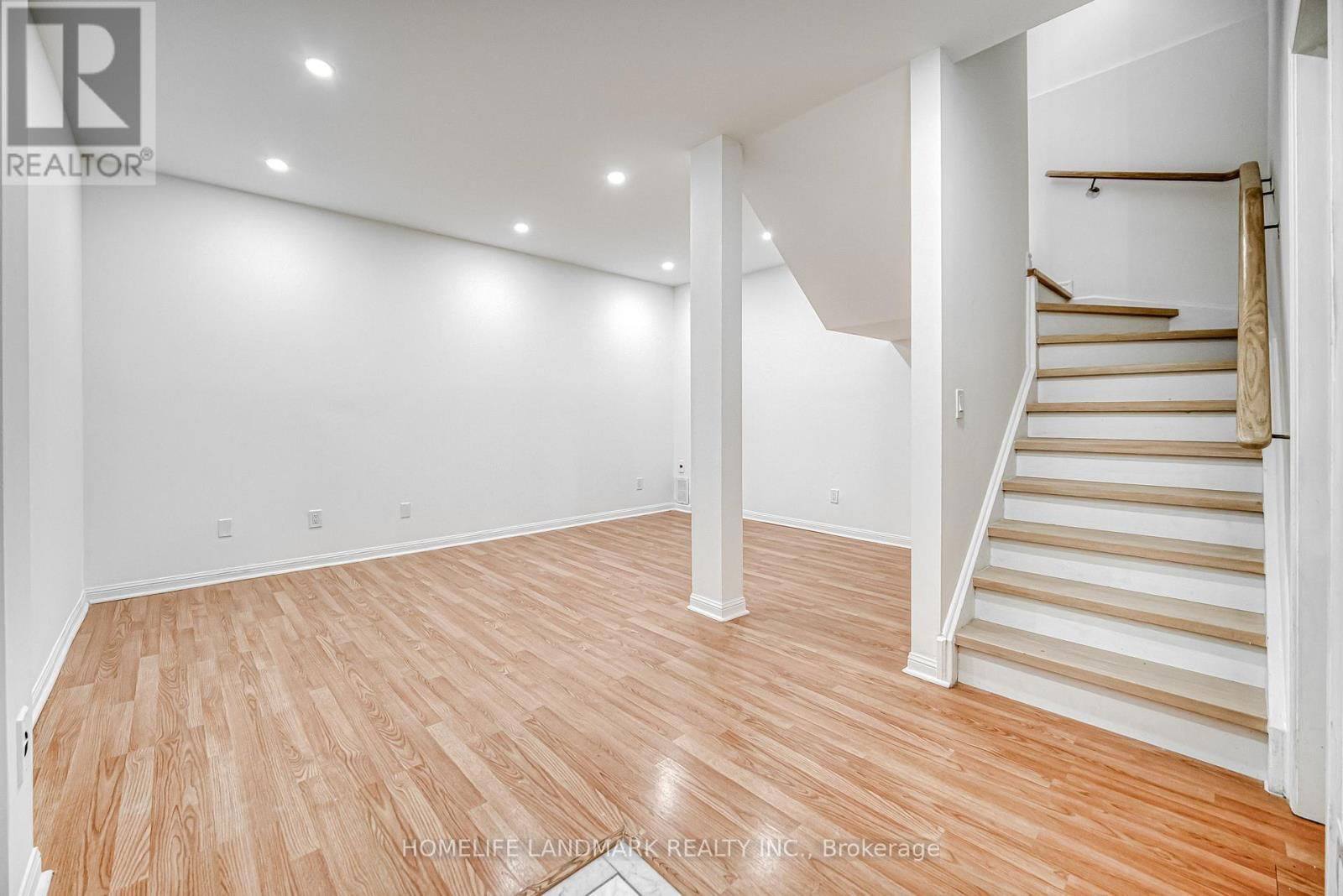 15 - 12 ST MORITZ WAY Image 36