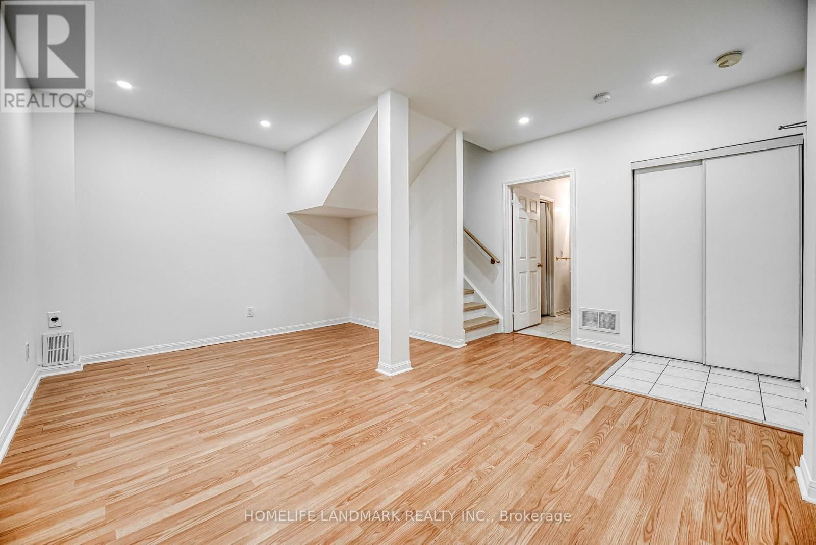 15 - 12 ST MORITZ WAY Image 37