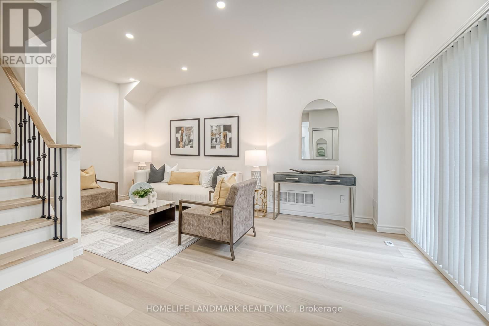 15 - 12 ST MORITZ WAY Image 7