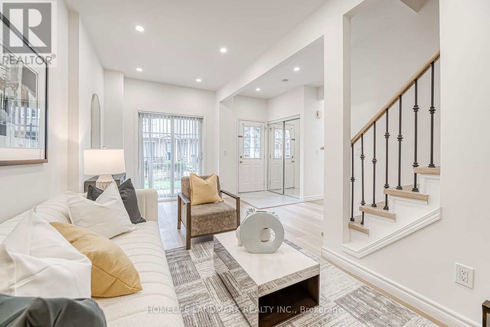 15 - 12 ST MORITZ WAY Image 9