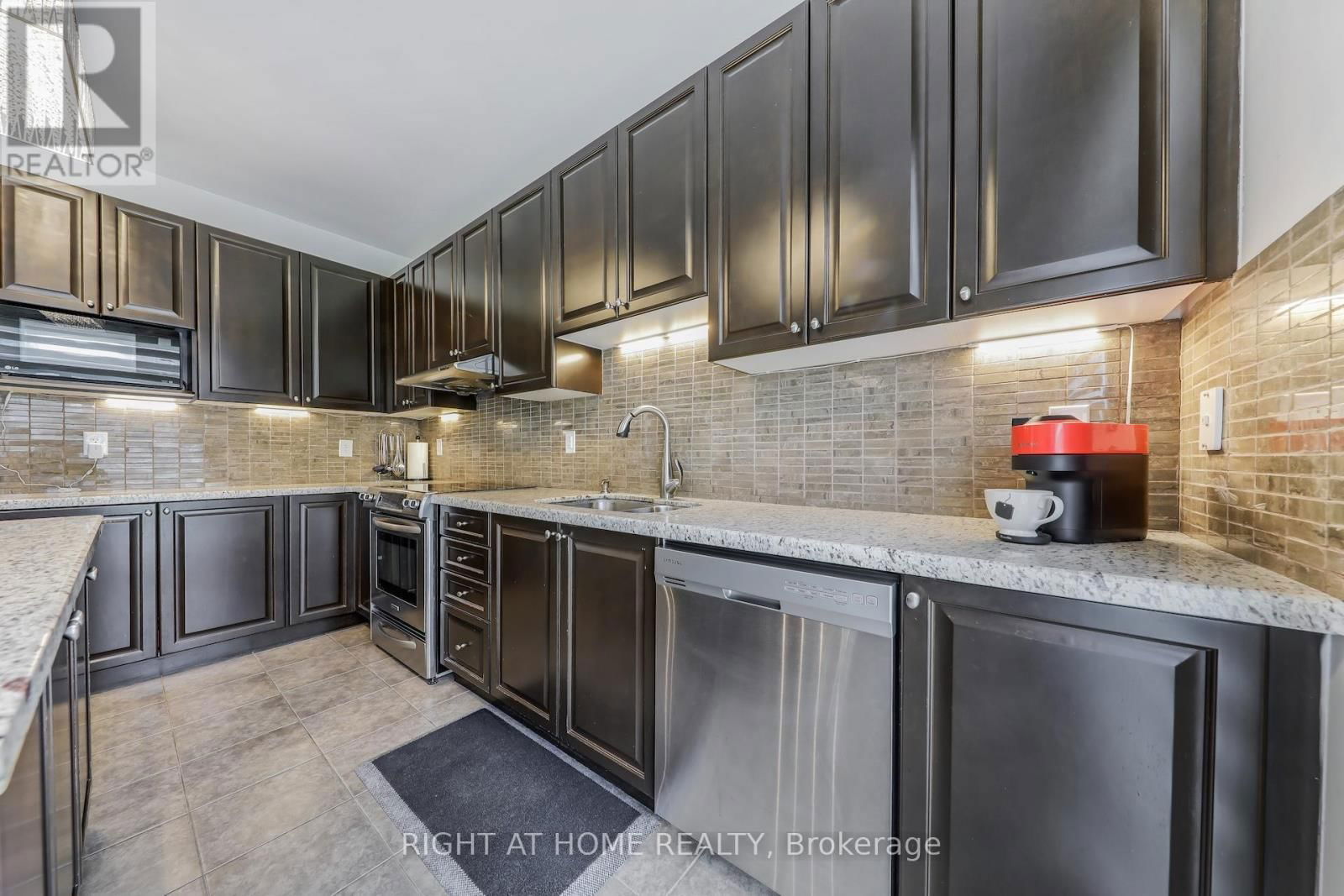7 LADY GWILLIM AVENUE Image 25