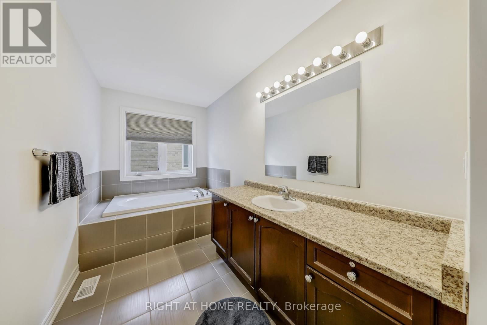 7 LADY GWILLIM AVENUE Image 30