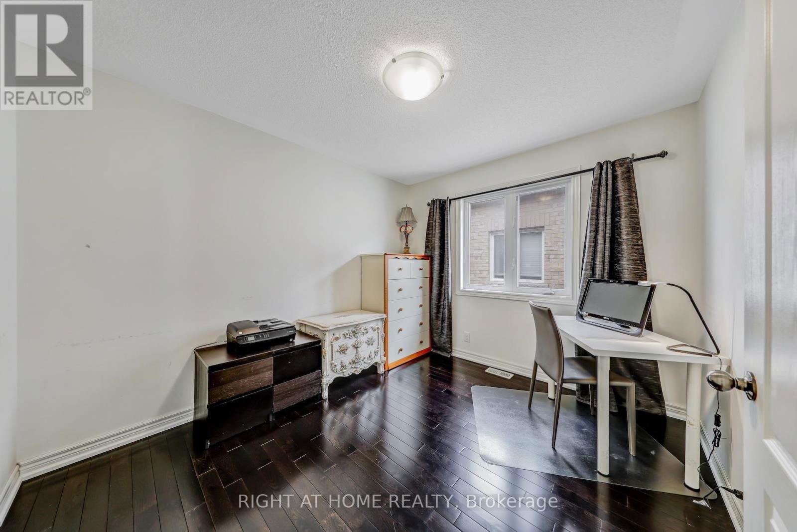 7 LADY GWILLIM AVENUE Image 34