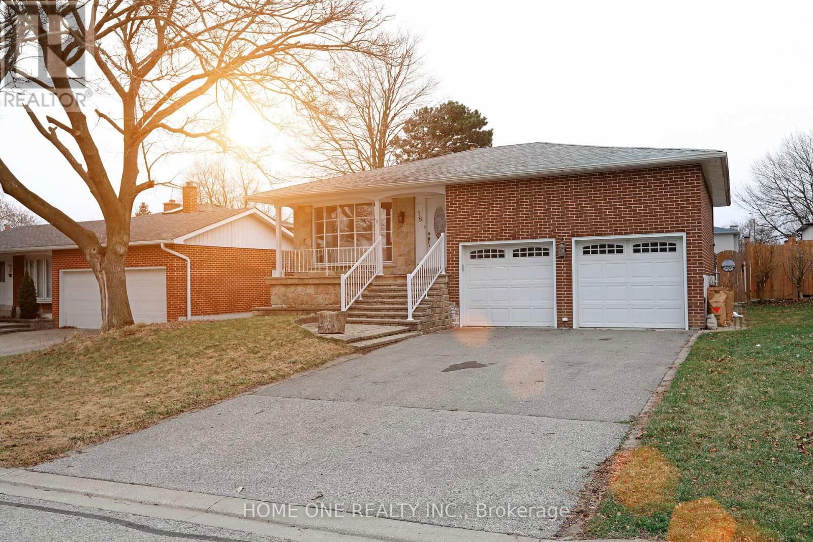 18 SHADY LANE CRESCENT Image 1