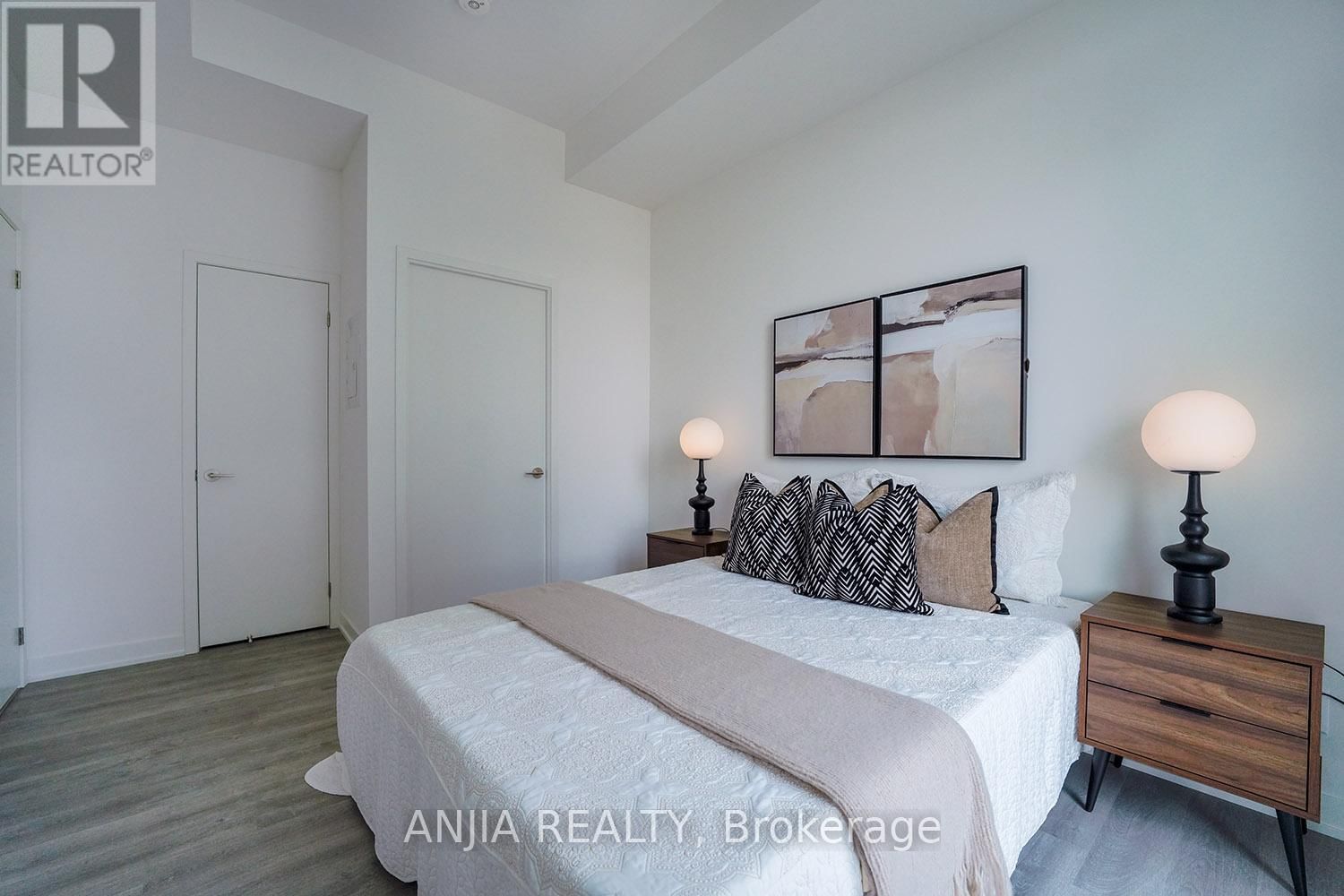 1019 - 8119 BIRCHMOUNT ROAD Image 20