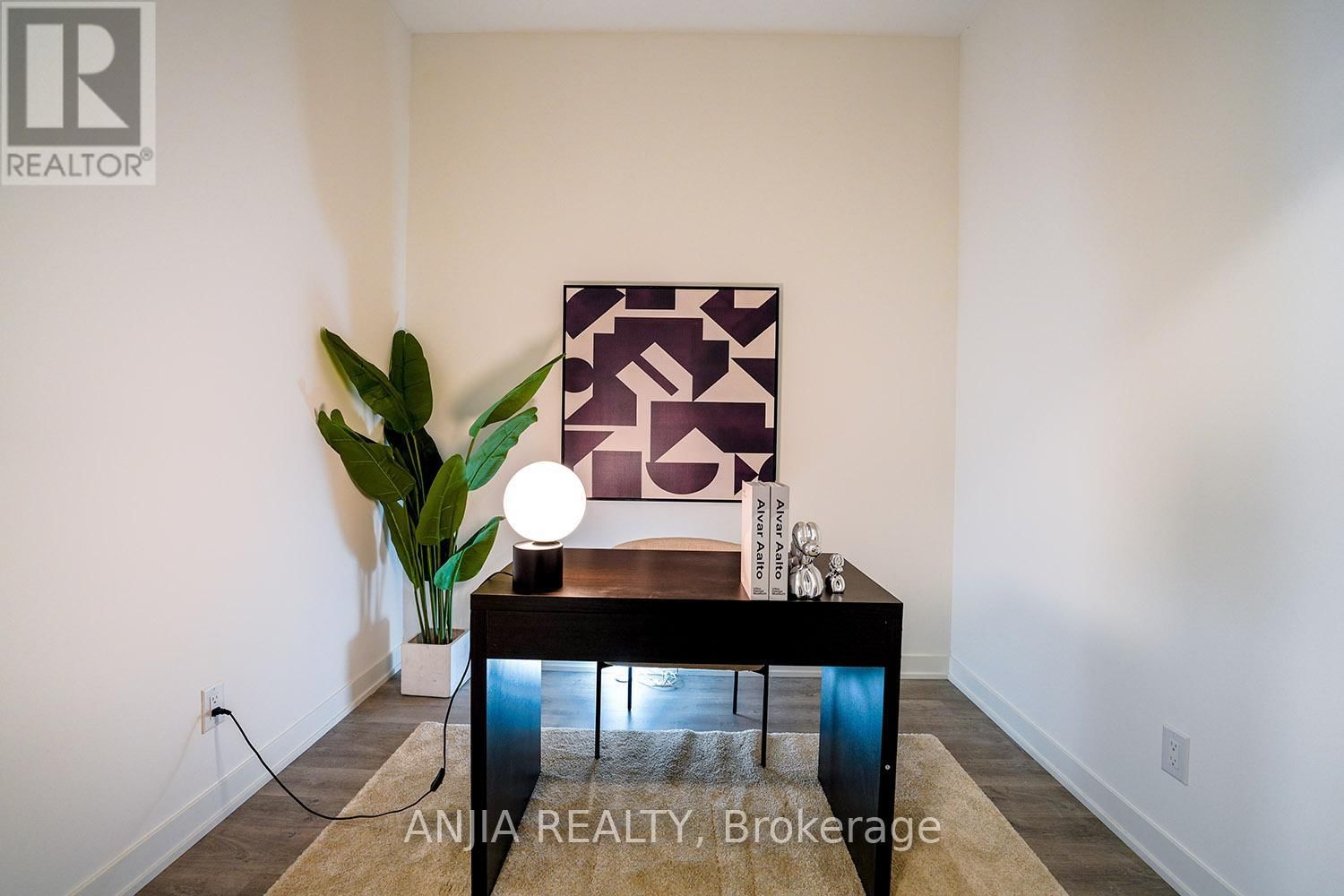 1019 - 8119 BIRCHMOUNT ROAD Image 4
