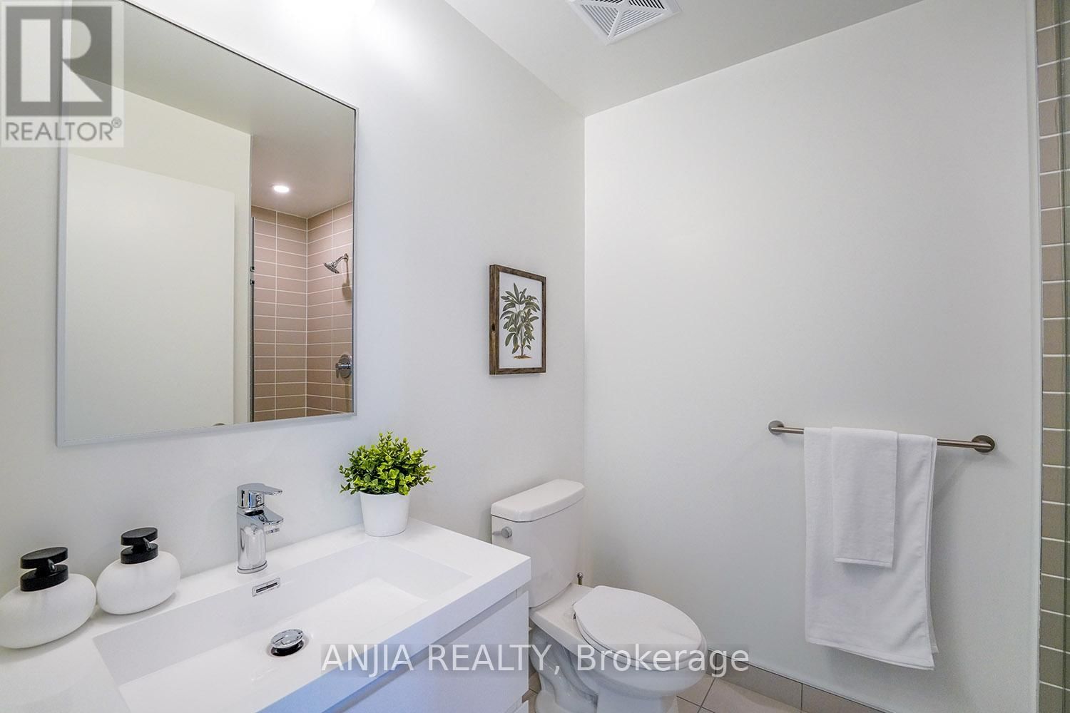 1019 - 8119 BIRCHMOUNT ROAD Image 6