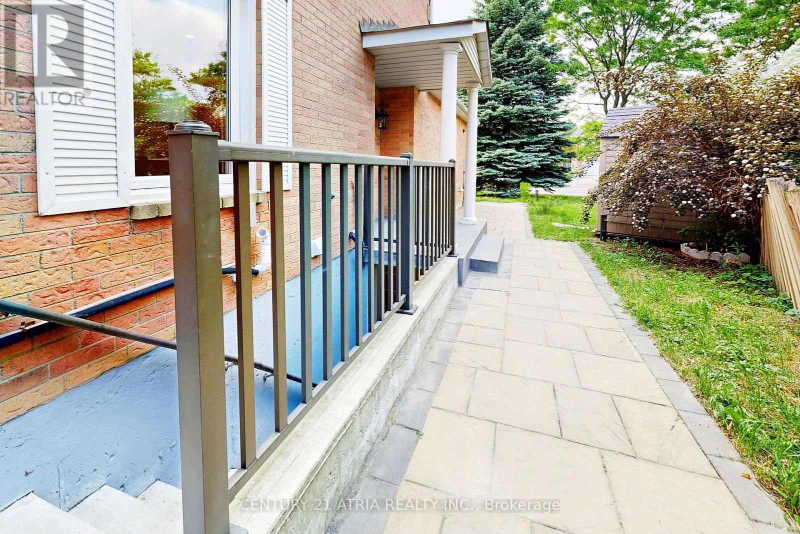 60 STEEPLEVIEW CRESCENT Image 4