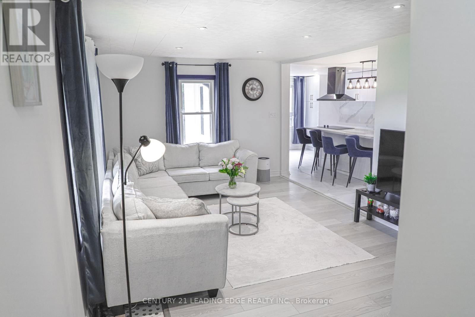 14376 JANE STREET Image 12
