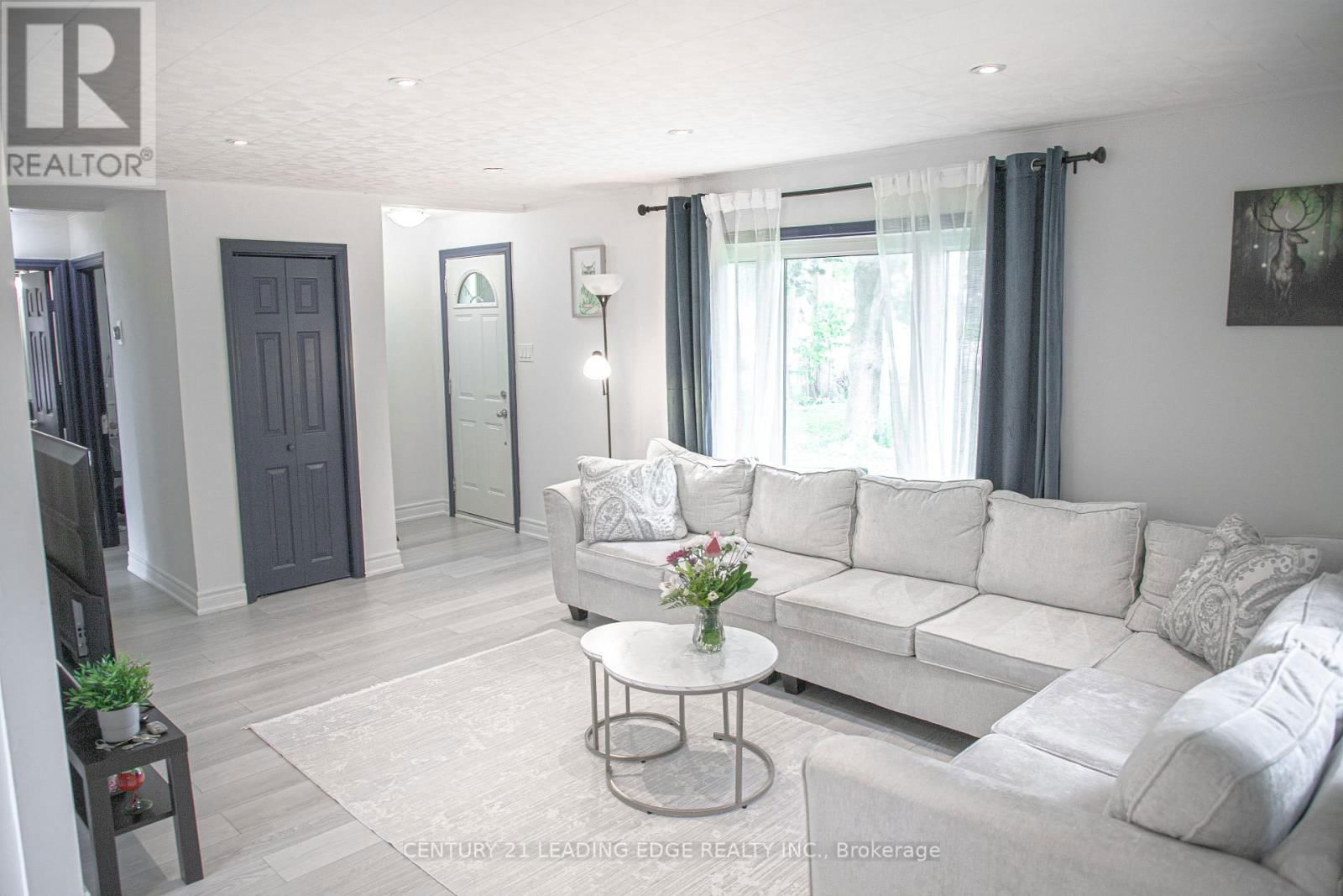 14376 JANE STREET Image 14