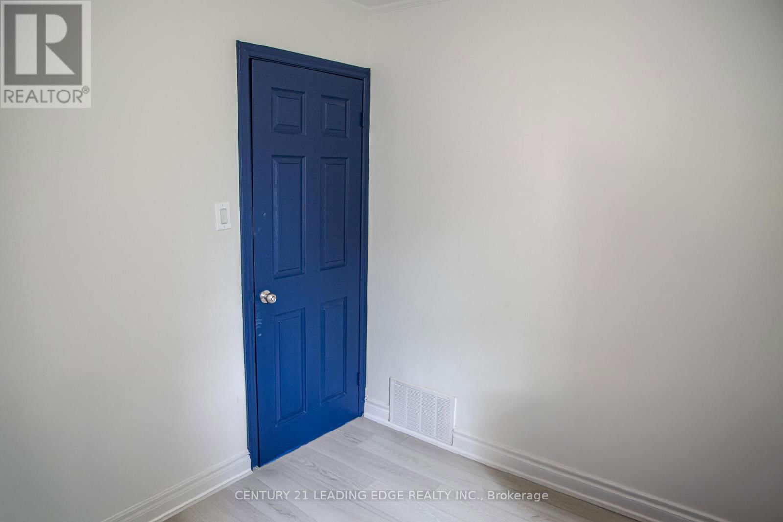 14376 JANE STREET Image 19