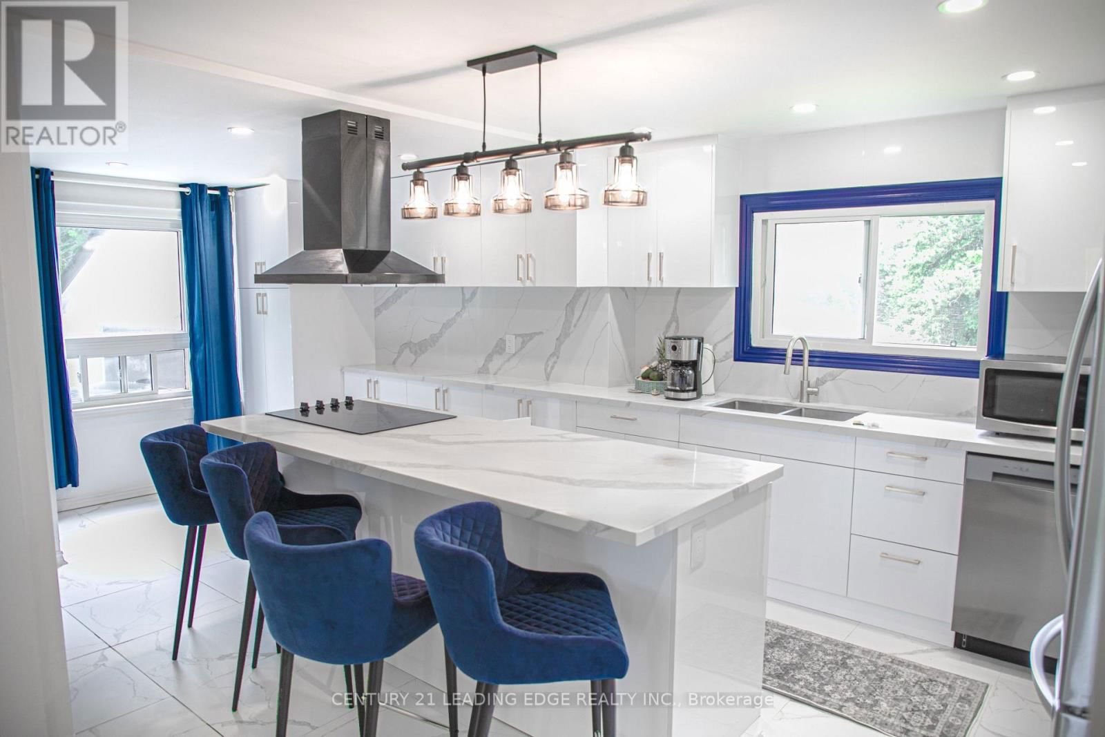 14376 JANE STREET Image 21