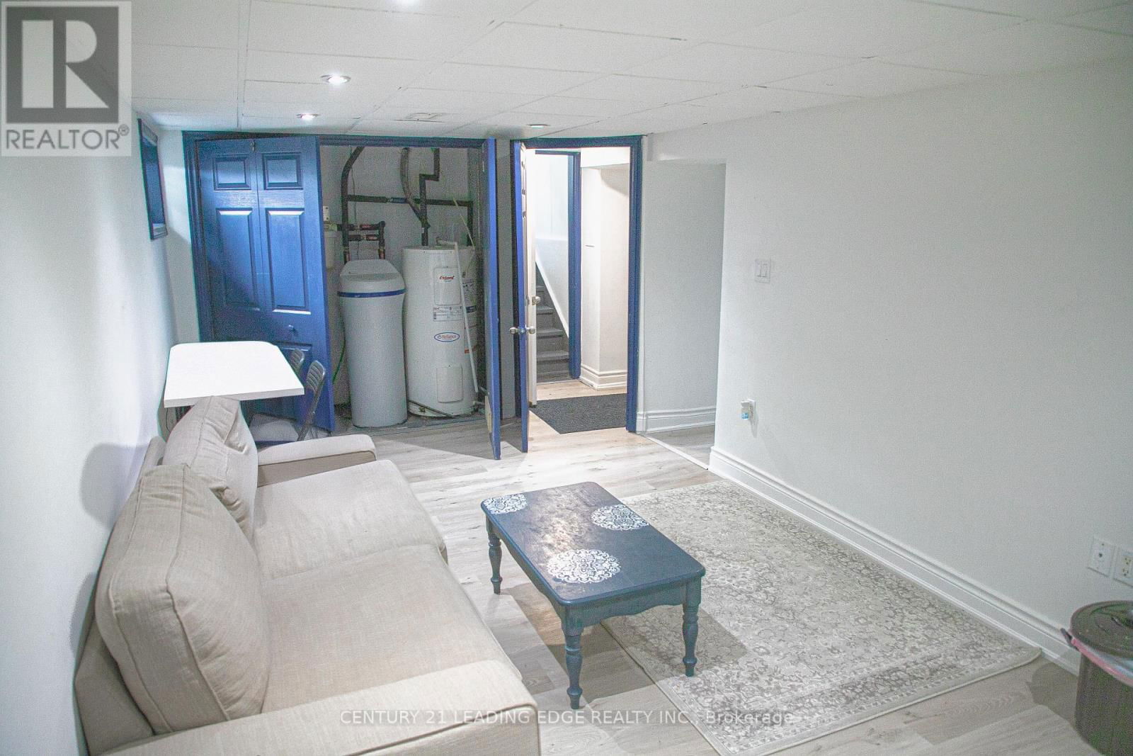 14376 JANE STREET Image 24