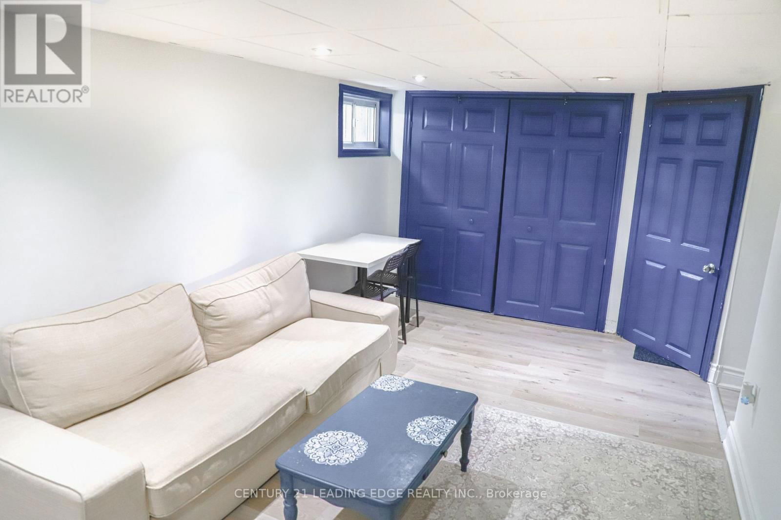 14376 JANE STREET Image 26